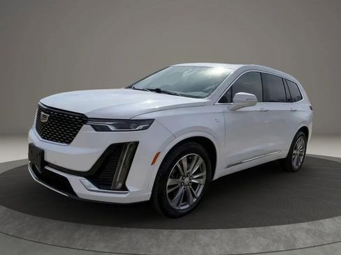 Used 2023 Cadillac XT6 Premium Luxury AWD/4WD image 3