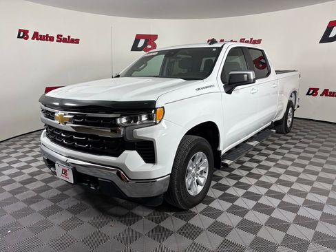 Used 2023 Chevrolet Silverado 1500 LT image 2