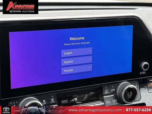 Used 2023 Toyota Highlander XLE AWD/4WD image 34