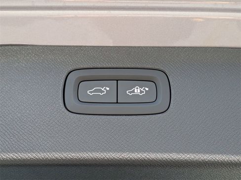 Used 2026 Volvo XC90 B6 Ultra w/ Lounge Package image 14