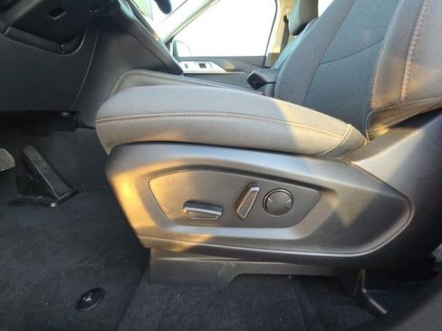 Used 2025 Ford Explorer Active image 24