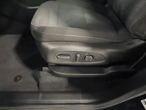 Used 2023 Chevrolet Traverse LT image 30