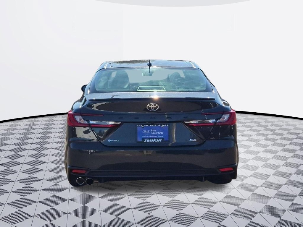 Used 2025 Toyota Camry SE FWD image 5