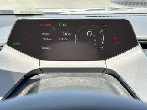 New 2026 Toyota Prius Plug-In Hybrid FWD image 32