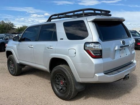 Used 2020 Toyota 4Runner SR5 AWD/4WD image 3