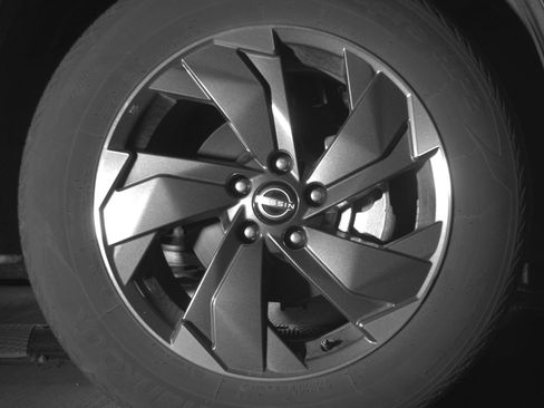 Used 2025 Nissan Rogue SV AWD/4WD image 13