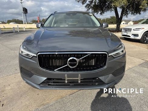 Used 2018 Volvo XC60 T6 Momentum w/ Convenience Package image 3
