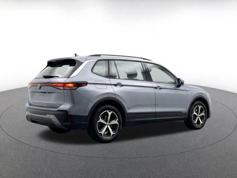 Used 2026 Volkswagen Tiguan SE FWD image 8
