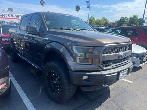 Used 2015 Ford F150 XLT w/ Equipment Group 302A Luxury AWD/4WD image 4