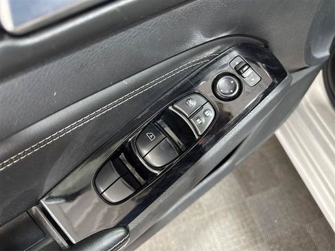 Used 2023 Nissan Altima 2.5 SL FWD image 33