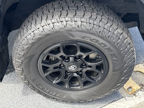 Used 2022 Toyota Tacoma SR w/ SX Package RWD image 21