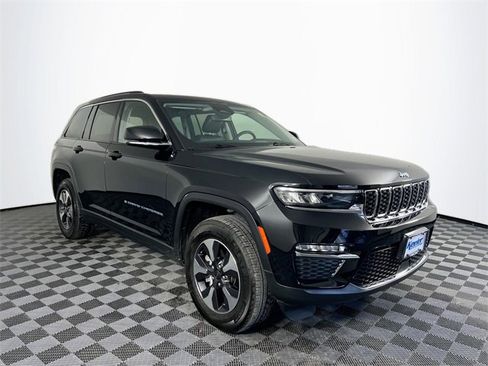 Used 2023 Jeep Grand Cherokee 4WD 4xe image 8