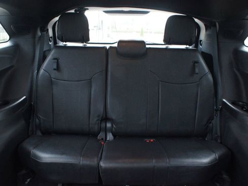 Used 2025 Toyota Sienna XSE w/ XSE Premium Package image 15