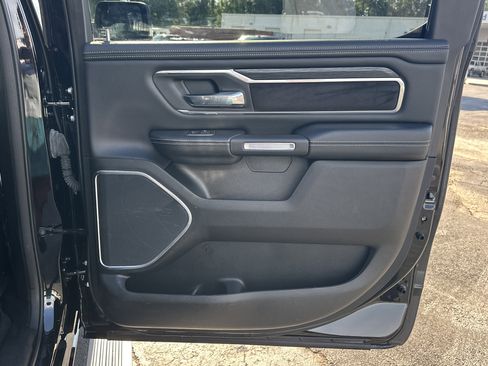 Used 2023 RAM 1500 Laramie AWD/4WD image 17