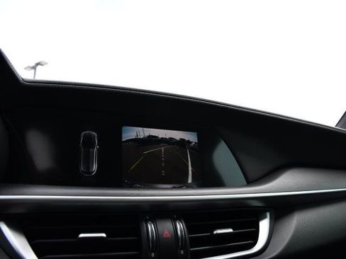 Used 2022 Alfa Romeo Stelvio Ti image 21