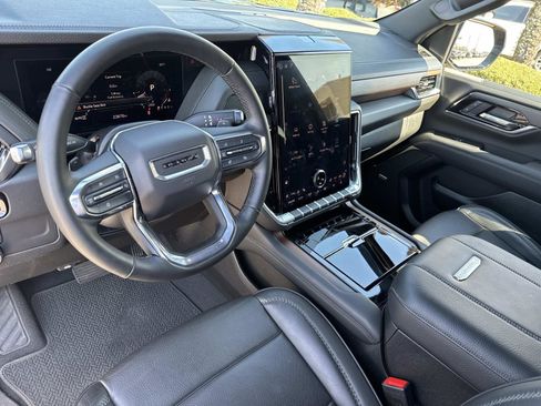 Used 2025 GMC Yukon XL Denali image 21