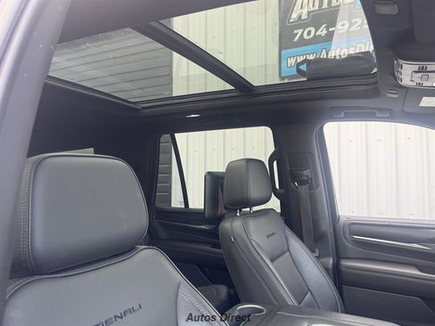 Used 2021 GMC Yukon Denali w/ Denali Ultimate Package AWD/4WD image 18