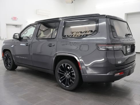 Used 2022 Jeep Grand Wagoneer Series II AWD/4WD image 5