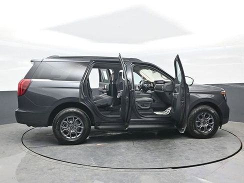 Certified 2025 Ford Expedition Active AWD/4WD image 27