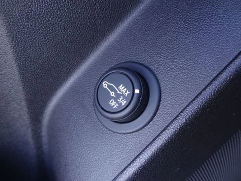 Used 2024 Chevrolet Equinox LT FWD image 17