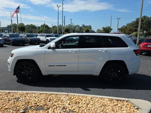 Used 2020 Jeep Grand Cherokee Laredo RWD image 19
