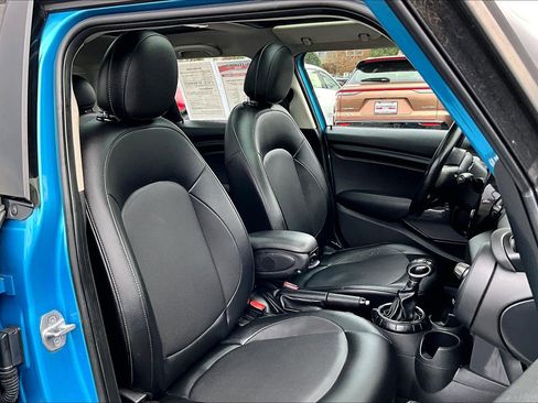 Used 2016 MINI Cooper 4-Door Hardtop image 7