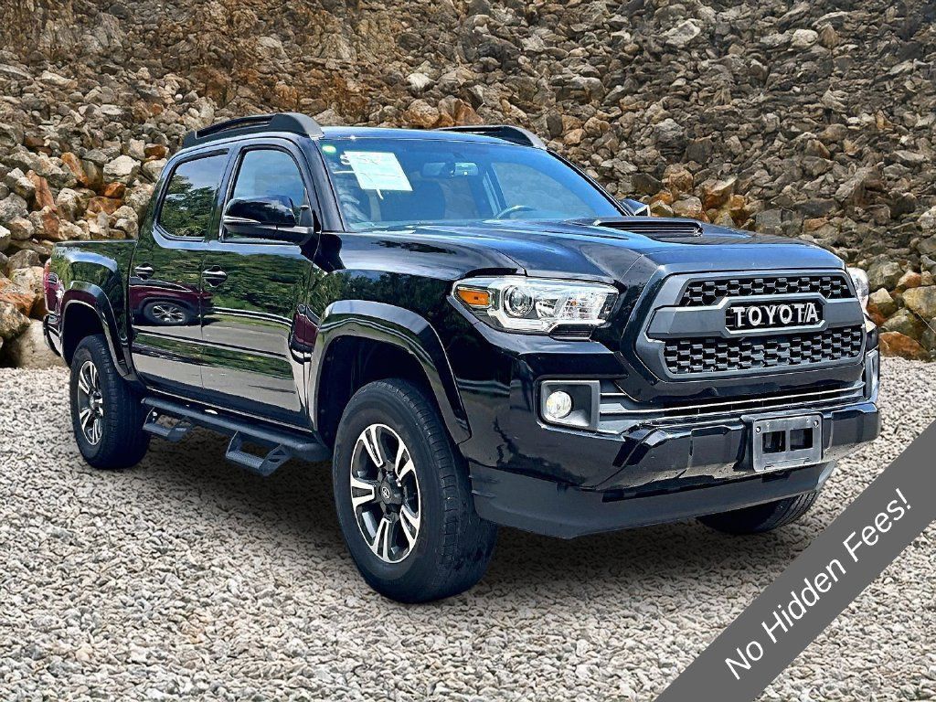 Used 2017 Toyota Tacoma TRD Sport w/ Tow Package (A/T) AWD/4WD image 10