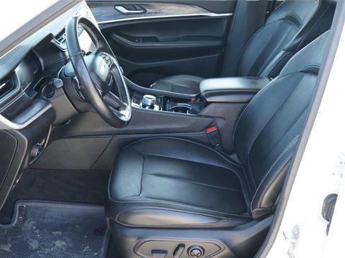 Used 2021 Jeep Grand Cherokee L Limited AWD/4WD image 10