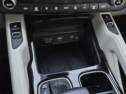 Used 2024 Kia Telluride S w/ S Sunroof Package image 27