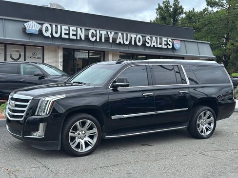 Used 2015 Cadillac Escalade ESV Luxury RWD image 1