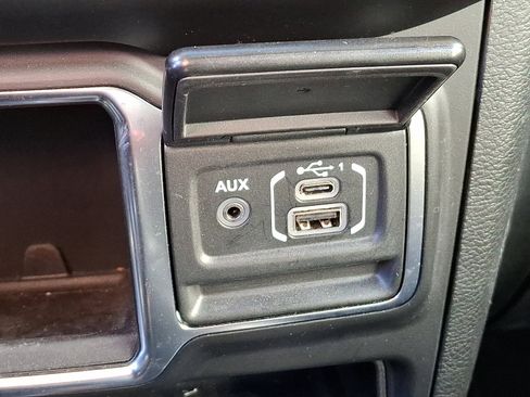 Used 2023 Jeep Wrangler Sport image 26