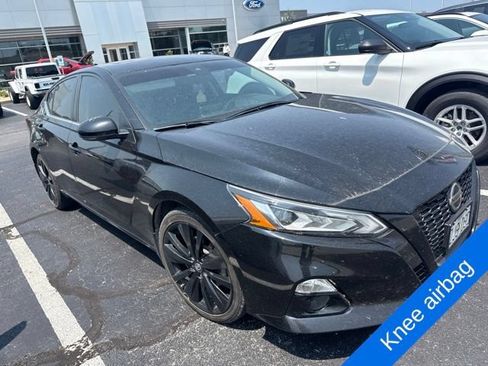 Used 2022 Nissan Altima 2.5 SR w/ Midnight Edition Package AWD/4WD image 8
