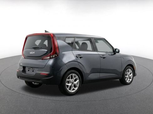 Used 2025 Kia Soul LX w/ LX Technology Package FWD image 9