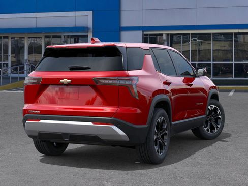 New 2026 Chevrolet Equinox LT image 4