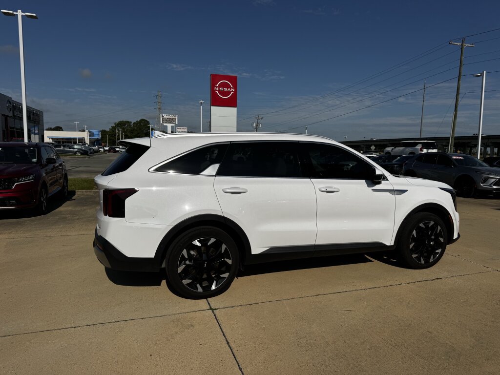 Certified 2026 Kia Sorento SX FWD image 17