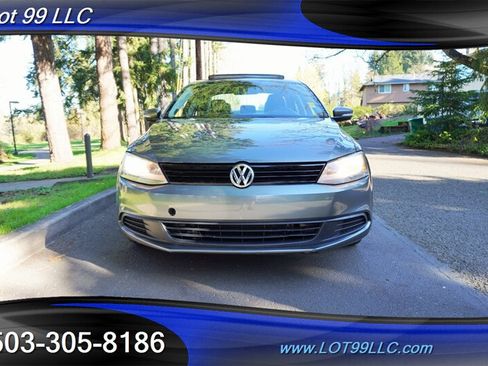 Used 2012 Volkswagen Jetta TDI FWD image 6