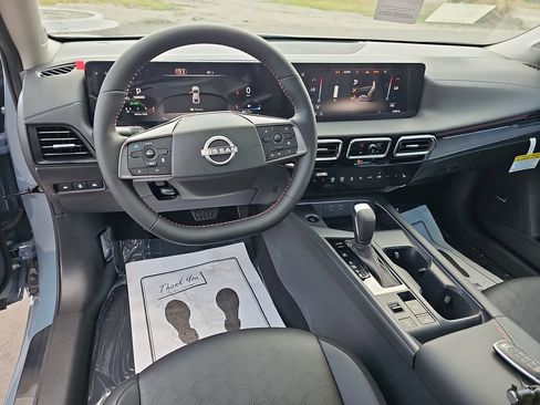 New 2026 Nissan Sentra SR w/ SR Premium Package FWD image 18