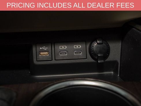 Used 2023 Toyota Highlander Limited FWD image 18