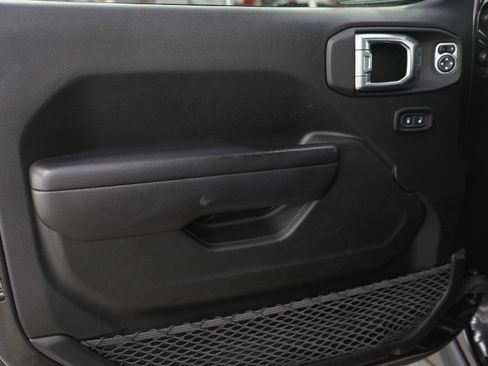 Used 2021 Jeep Wrangler Unlimited Sport image 17