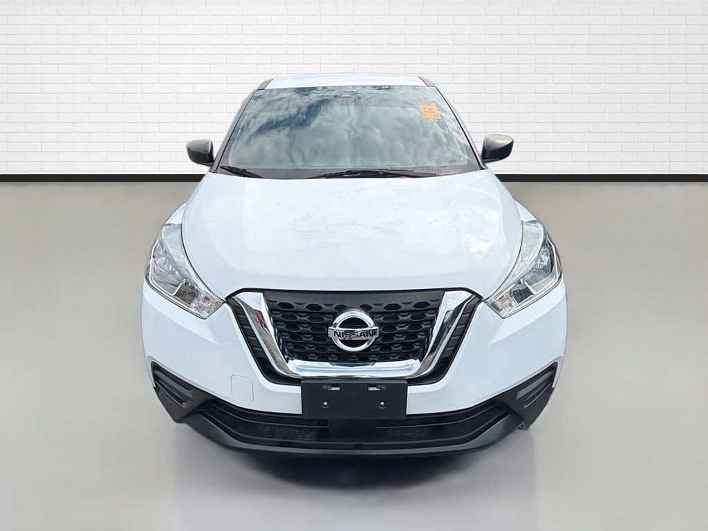 Used 2020 Nissan Kicks S FWD image 2