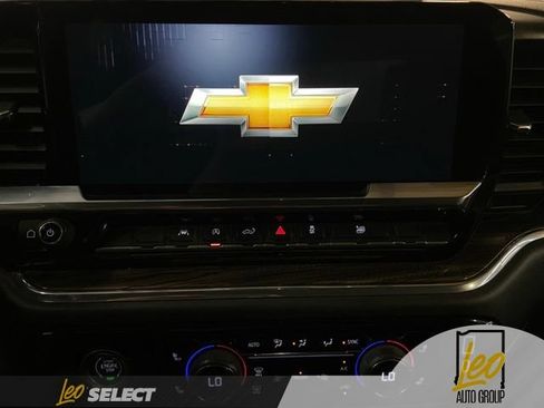 Used 2023 Chevrolet Silverado 1500 LT AWD/4WD image 18
