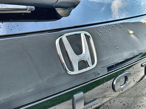 Used 2025 Honda Pilot EX-L image 16