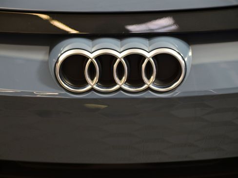 Certified 2023 Audi e-tron GT Premium Plus image 16