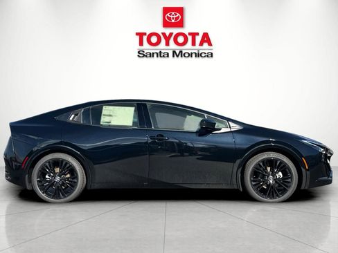 New 2026 Toyota Prius FWD image 2