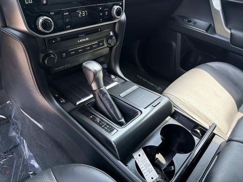 Used 2023 Lexus GX 460 Luxury w/ Accessory Package AWD/4WD image 25