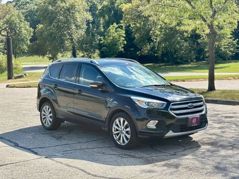 Used 2017 Ford Escape Titanium FWD image 3