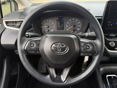 Used 2025 Toyota Corolla LE image 12