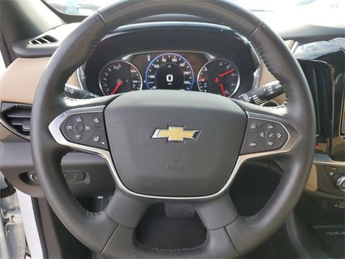 Used 2022 Chevrolet Traverse Premier image 22