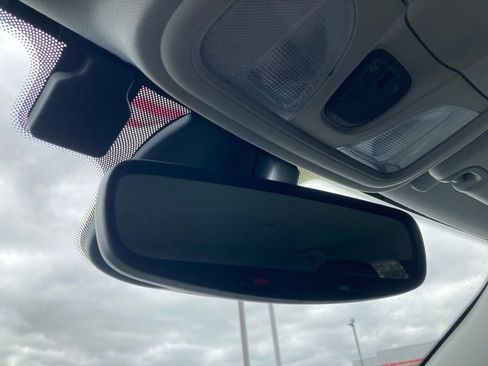 Used 2023 Jeep Cherokee Altitude Lux image 29