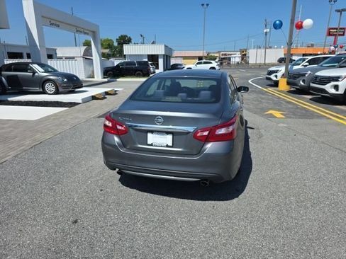 Used 2017 Nissan Altima 2.5 S w/ Power Driver Seat Package FWD image 5